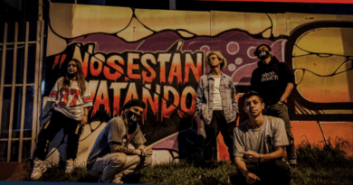 Cinco personas en la foto. R.O.R. banda.