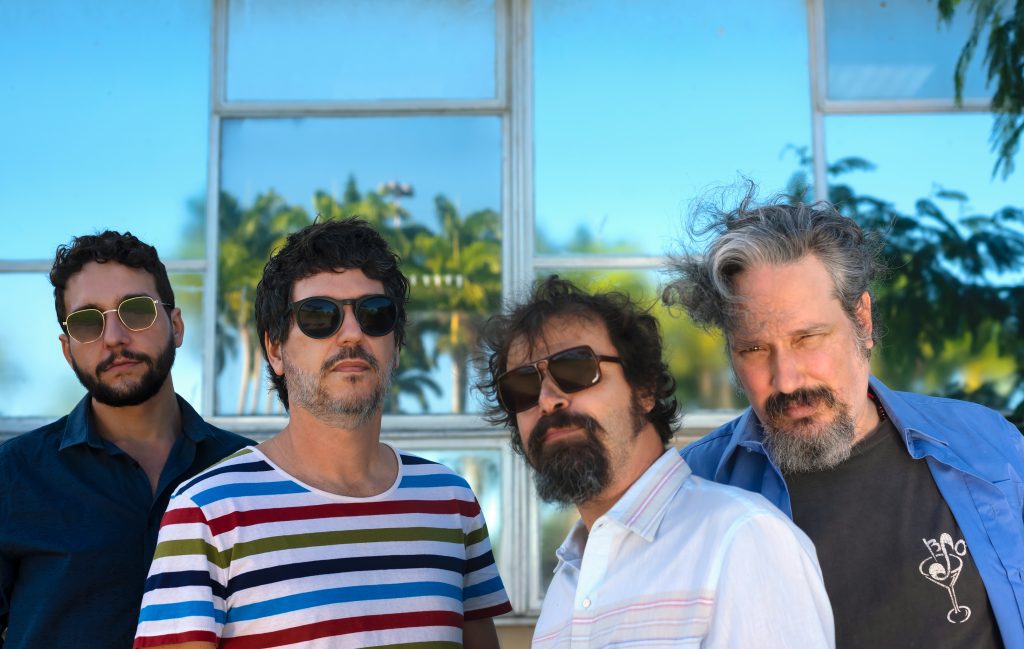 ¡Estranhos Românticos está de vuelta!