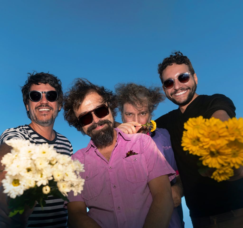 Estranhos Românticos