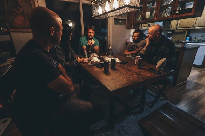 Glassfield lanza nuevo álbum "Leave a Light On"